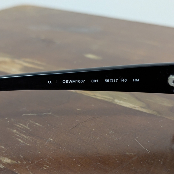 Oscar de la Renta black plastic oval sunglasses - Picture 6 of 10